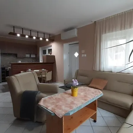 Vizparti Nyaralo *
